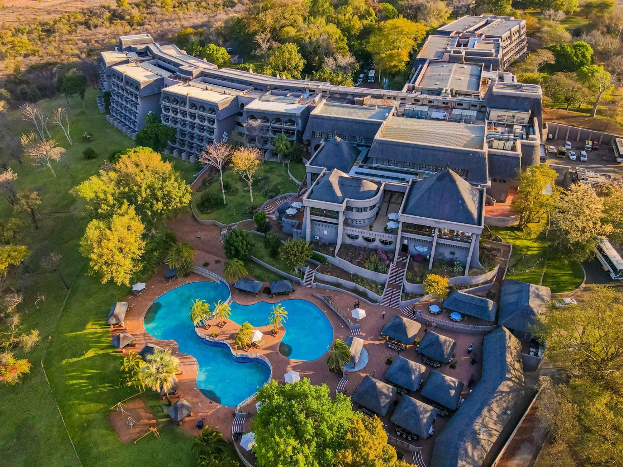 Elephant Hills Resort Victoria Falls Exterior foto